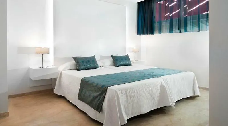 אדחה Kn Aparthotel Panoramica 3*,  ספרד
